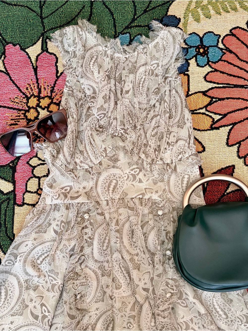 Sleeveless Paisley Lace Mini Dress in Cream